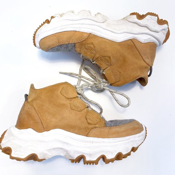 Sorel Women's Kinetic Breakthru Caribou Waterproof Boot, Size 5 - Picture 2 of 7